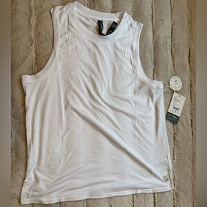 🥳 *SALE* Vuori Energy Top Long, White, Size Small